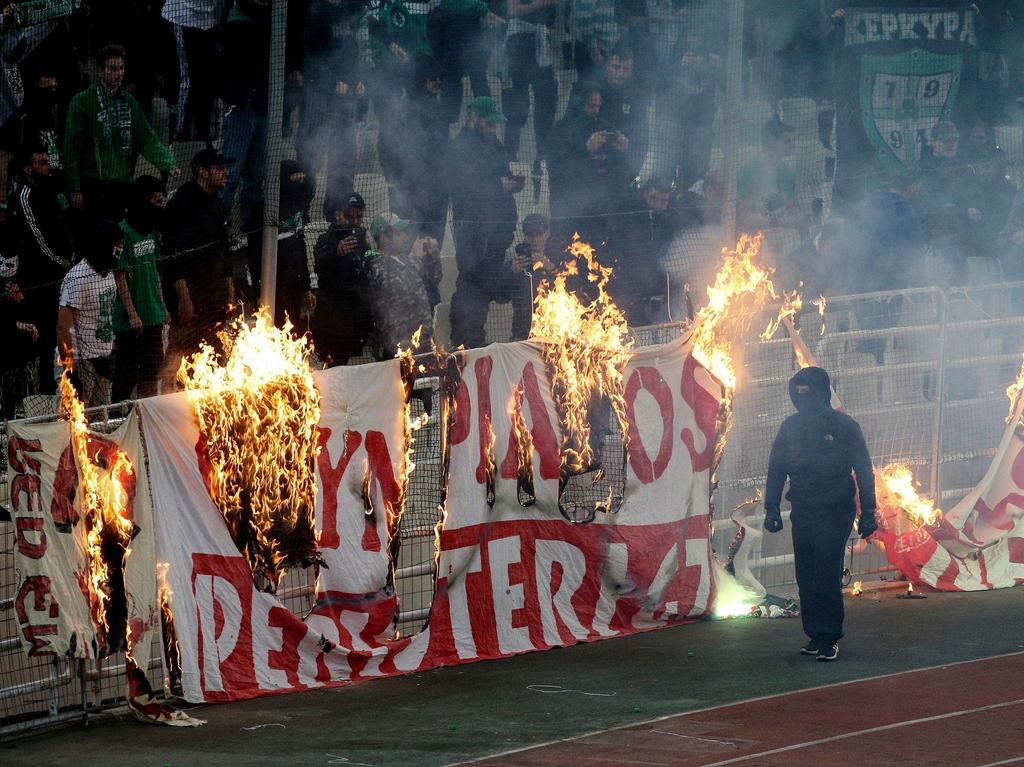 Nicht nur im Fußball kommt es immer wieder zu Gewalt zwischen den Fans von Panathinaikos Athen und O Nicht nur im Fußball kommt es immer wieder zu Gewalt zwischen den Fans von Panathinaikos Athen und O