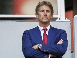Directeur Edwin van der Sar bekijkt Ajax - Heracles Almelo vanaf de tribune. (13-09-2014)