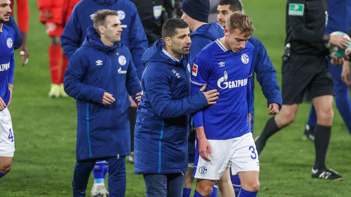 Dimitrios Grammozis baut den FC Schalke 04 um Dimitrios Grammozis baut den FC Schalke 04 um