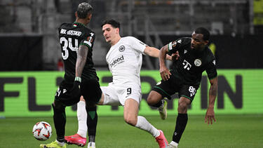 Wechselt Mataonvic (M.) von Eintracht Frankfurt zum SC Freiburg?