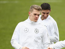 Fußballspieler verdienen laut Matthias Ginter zu viel Geld