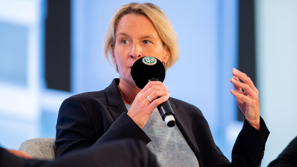 Auch die neue Bundestrainerin Martina Voss-Tecklenborg meldete sich zu Wort