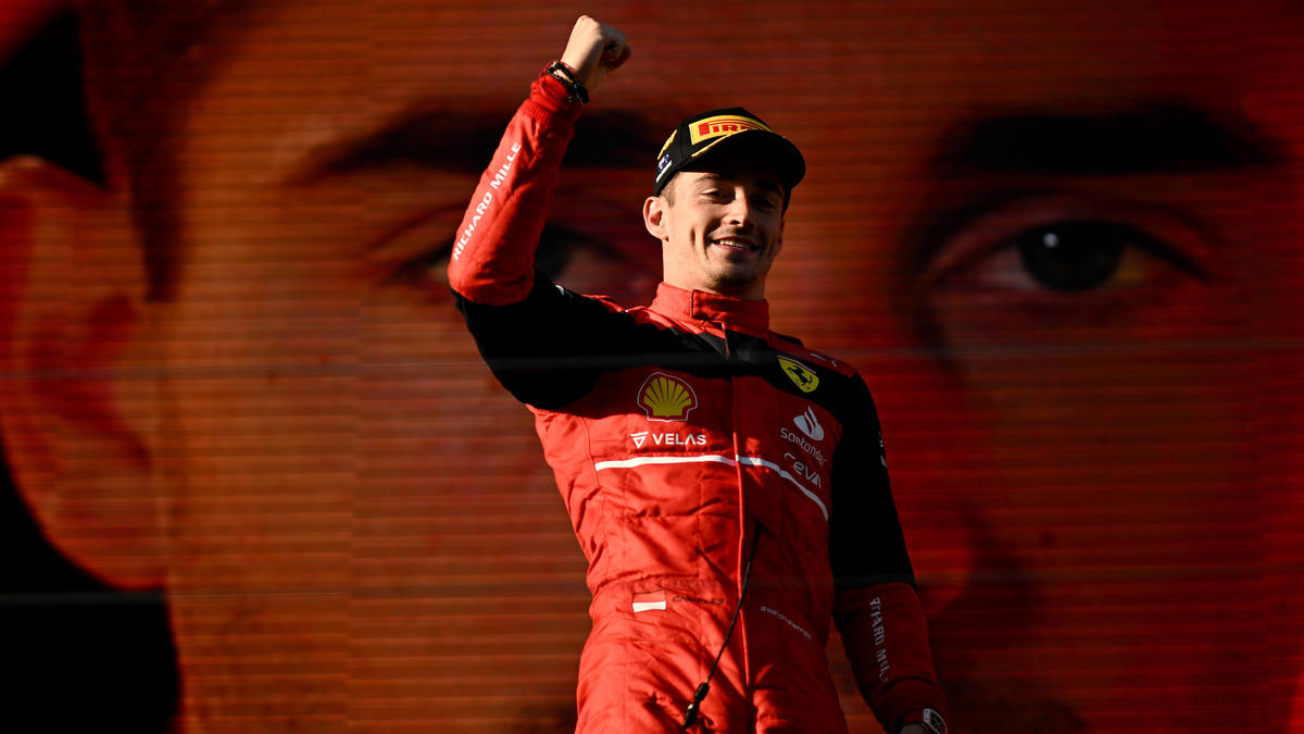 Charles Leclerc führt die Fahrerwertung in der Formel 1 souverän an