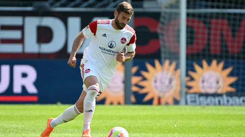Enrico Valentini spielt für weniger Geld weiterhin für den Club