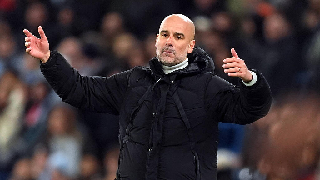 Pep Guardiola steckt mit Manchester City in der sportlichen Krise