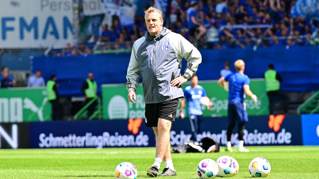 Mike Büskens musste den FC Schalke 04 im August verlassen Mike Büskens musste den FC Schalke 04 im August verlassen