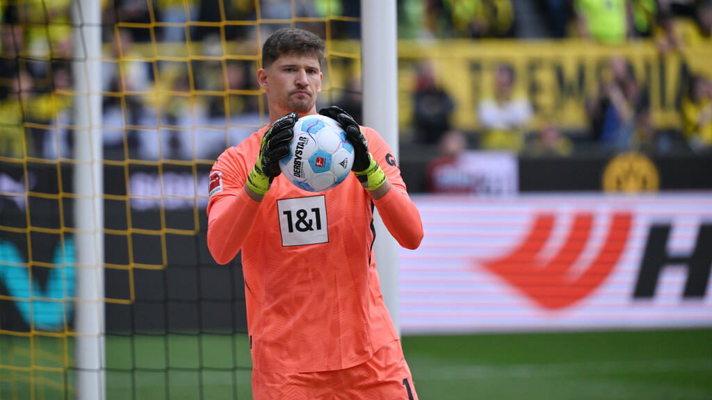 Immer wieder Wechsel-Gerüchte um BVB-Keeper Gregor Kobel Immer wieder Wechsel-Gerüchte um BVB-Keeper Gregor Kobel