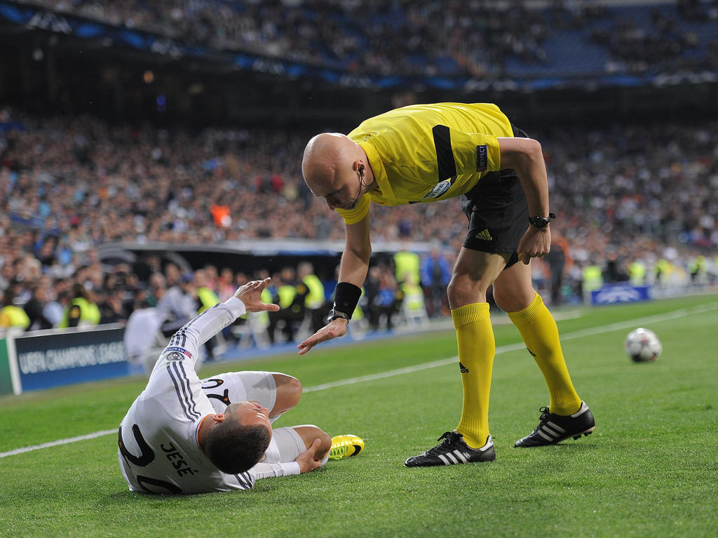 Jesé kann nach der schweren Verletzung gegen Schalke nicht mehr weitermachen Jesé kann nach der schweren Verletzung gegen Schalke nicht mehr weitermachen