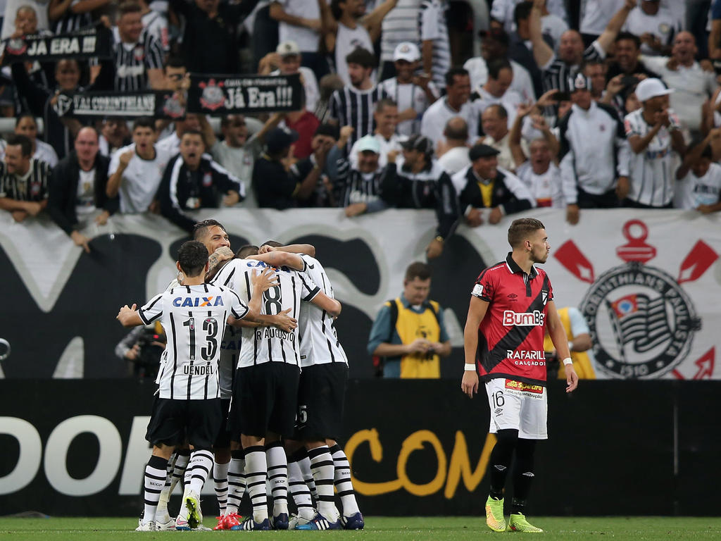 El Corinthians goleó al Danubio 4-0 en la última fecha y está líder del grupo con 12 puntos. (Foto: Getty)