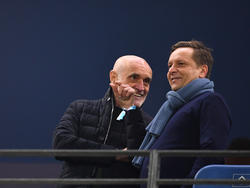 Martin Kind (l.) im Gespräch mit Horst Heldt
