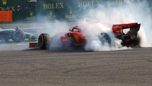Sebastian Vettel wurde nach der Kollision mit Max Verstappen nicht bestraft Sebastian Vettel wurde nach der Kollision mit Max Verstappen nicht bestraft