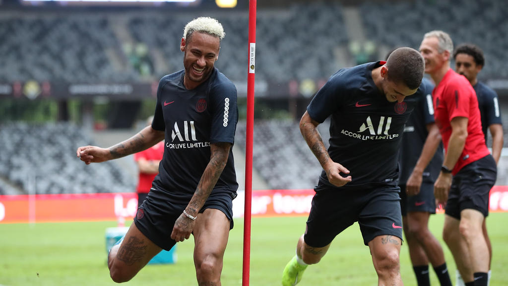 Neymar (l.) will zurück aufs Spielfeld