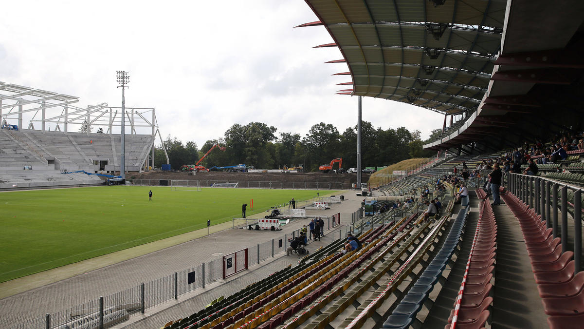 Ins Wildparkstadion könnten bald wieder einige Hundert Zuschauer zu Besuch kommen Ins Wildparkstadion könnten bald wieder einige Hundert Zuschauer zu Besuch kommen