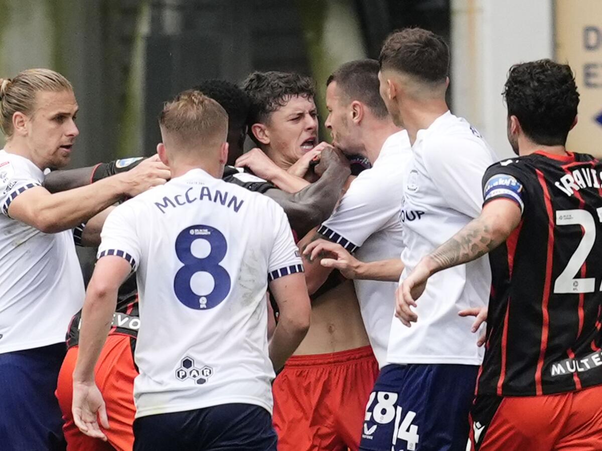 Im Derby zwischen Preston und Blackburn wurde es hitzig
