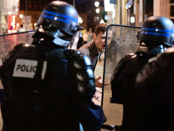 Die Polizei räumte den Champs Elyse