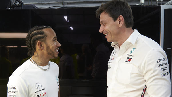 Lewis Hamilton und Toto Wolff haben bereits über die Formel E gesprochen Lewis Hamilton und Toto Wolff haben bereits über die Formel E gesprochen