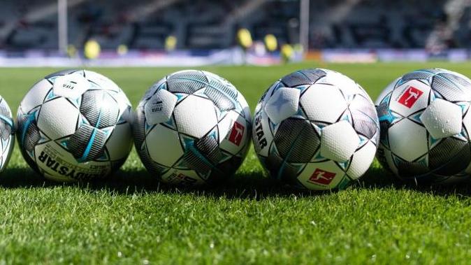 Aktuell ruht in den meisten europäischen Ligen der Ball Aktuell ruht in den meisten europäischen Ligen der Ball