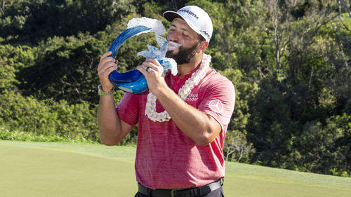 Siegte nach einer grandiosen Aufholjagd beim Golf-Turnier auf Hawaii: Jon Rahm.