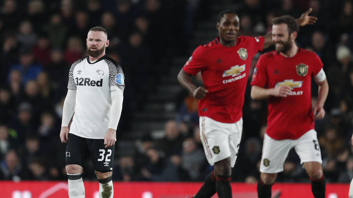 Manchester United setzte sich gegen Derby County durch Manchester United setzte sich gegen Derby County durch