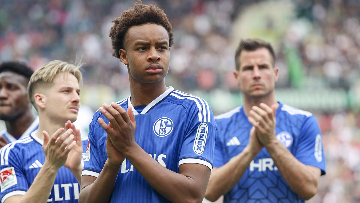 Assan Ouedraogo có thể rời FC Schalke 04 vào mùa hè