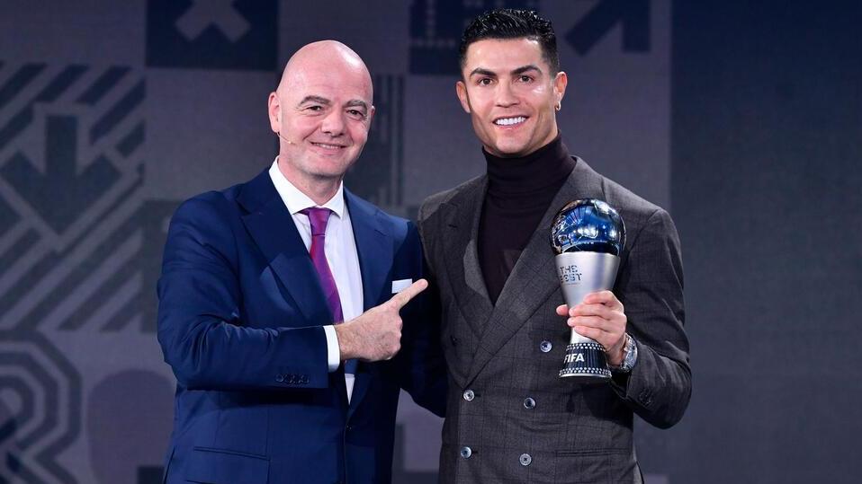 FIFA-Boss Infantino stellt einen Einsatz von Ronaldo bei der Klub-WM in Aussicht FIFA-Boss Infantino stellt einen Einsatz von Ronaldo bei der Klub-WM in Aussicht