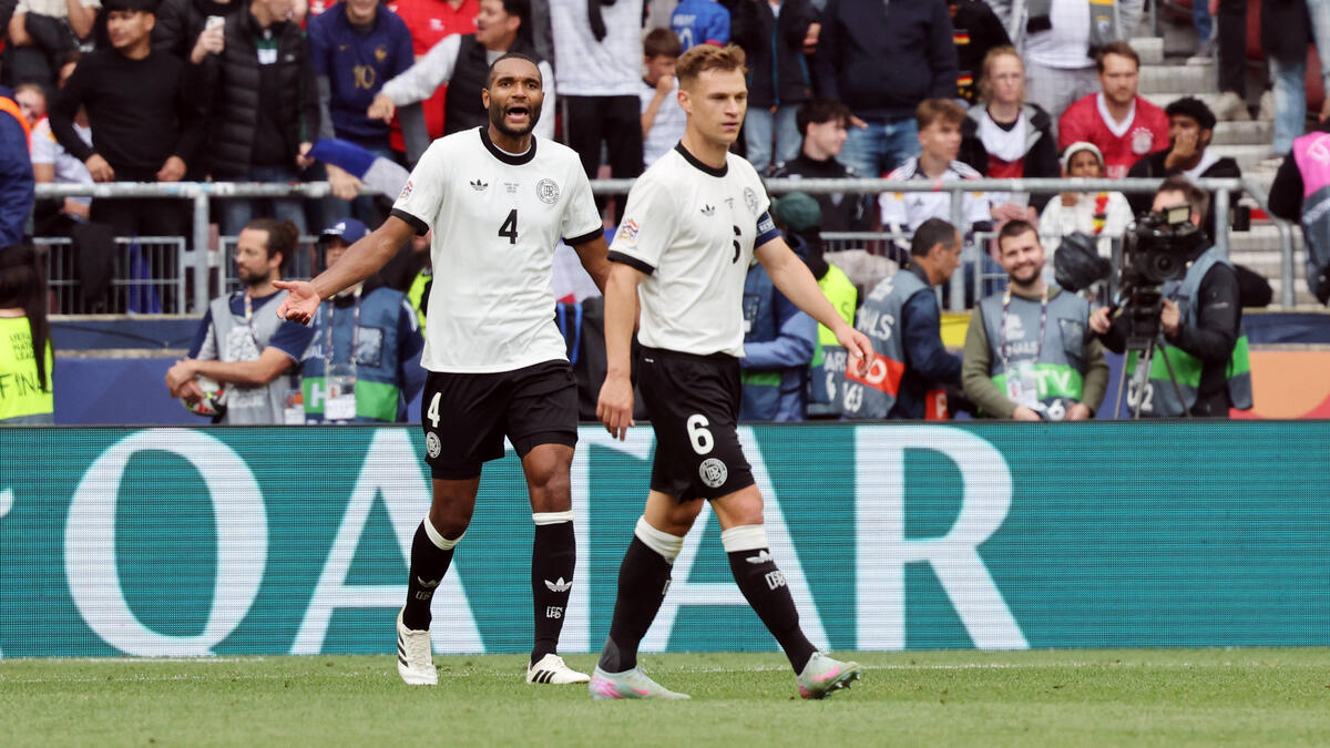 Joshua Kimmich (r.) und Jonathan Tah treffen am Sonntag auf Nordirland