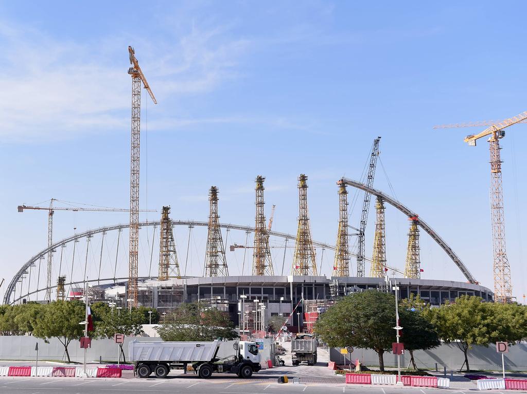 In Katar wird das Khalifa Stadium für die Weltmeisterschaft 2022 umgebaut. (21.12.2014)