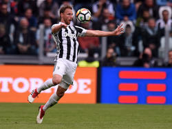 Für Benedikt Höwedes könnte die Saison vorzeitig beendet sein