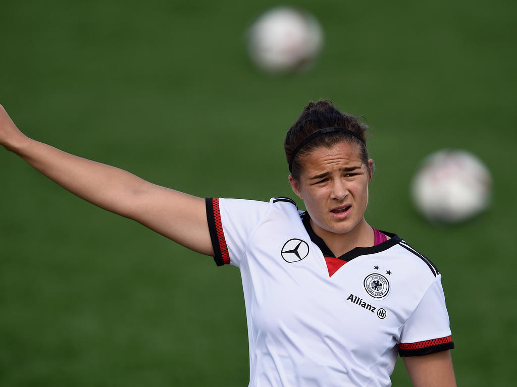 Nationalspielerin Lena Lotzen wechselt zum SC Freiburg