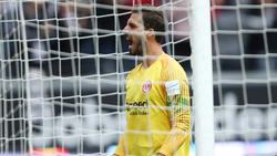 Kevin Trapp steht bei Eintracht Frankfurt zwischen den Pfosten