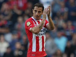 Andrés Guardado klapt voor het thuispubliek in het Philips Stadion. (18-09-2016)