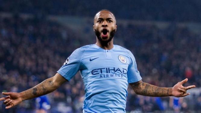 Fordert dass die Premier-League-Klubs schwarzen Trainern bessere Chancen geben: Raheem Sterling
