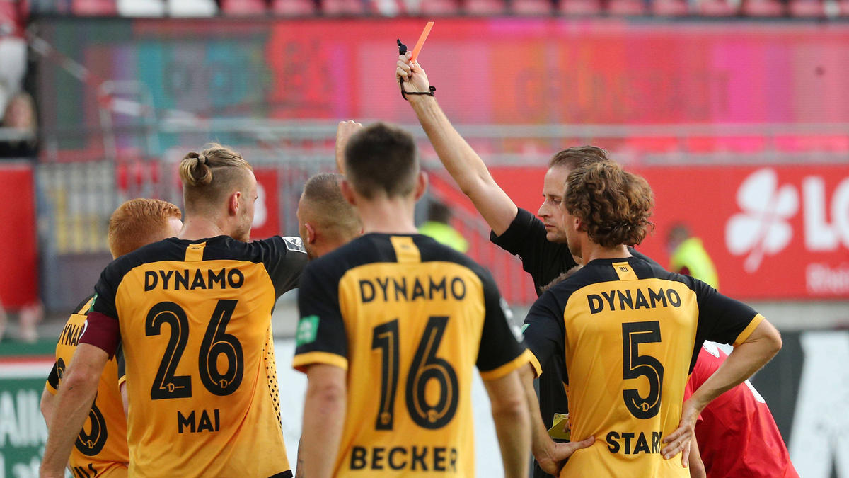 Dynamo Dresden agierte mehr als eine Hälfte in Unterzahl beim 1. FC Kaiserslautern Dynamo Dresden agierte mehr als eine Hälfte in Unterzahl beim 1. FC Kaiserslautern