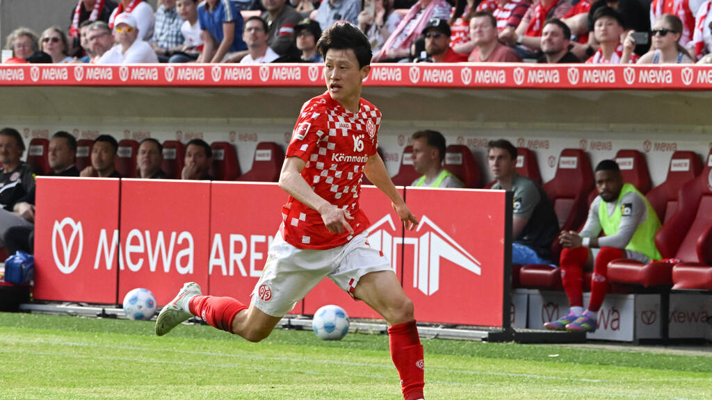 Jae-sung Lee ist aktuell sehr erfolgreich mit dem 1. FSV Mainz 05 Jae-sung Lee ist aktuell sehr erfolgreich mit dem 1. FSV Mainz 05