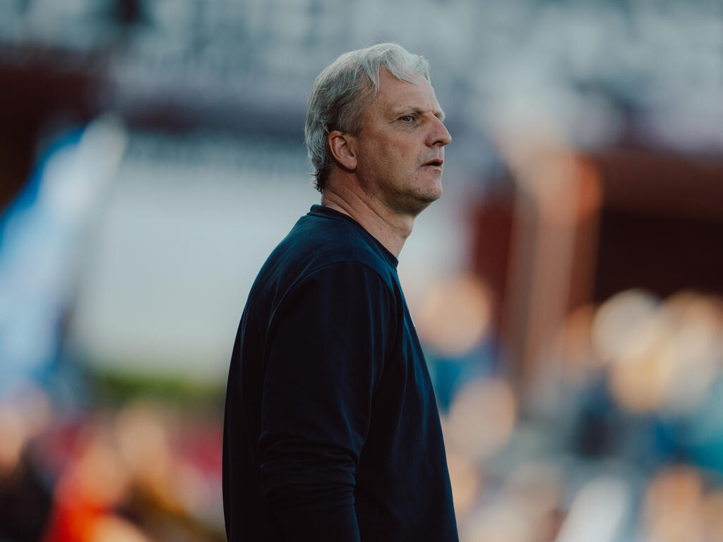 LASK-Trainer Markus Schopp riecht offenbar irgendwas LASK-Trainer Markus Schopp riecht offenbar irgendwas