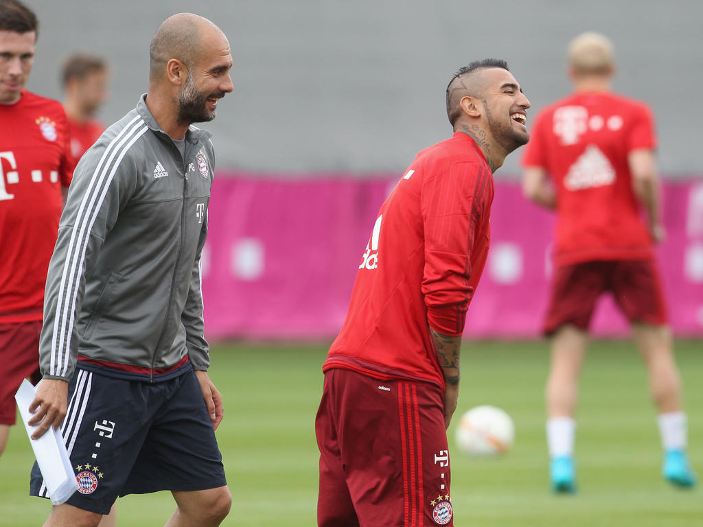 Einst vereint beim FC Bayern: Pep Guardiola und Arturo Vidal (r.)