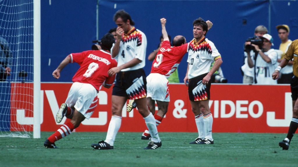 Yordan Letchkov (Nr. 9) besiegelte das deutsche Aus bei der WM 1994