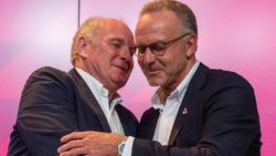 Karl-Heinz Rummenigge (r) hat die Ausnahmestellung von Uli Hoeneß für den FC Bayern München hervorgehoben