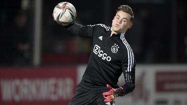 Ajax-Keeper Charlie Setford soll beim BVB auf dem Zettel stehen