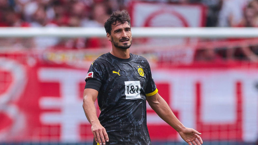 Mats Hummels vom BVB übt Kritik an der Handspiel-Regel Mats Hummels vom BVB übt Kritik an der Handspiel-Regel
