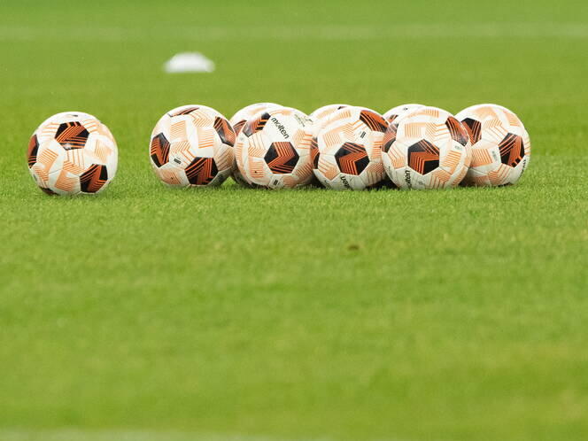Der Fuball wurde zur Nebensache Der Fuball wurde zur Nebensache