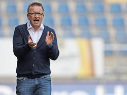 Norbert Meier bleibt bei Arminia Bielefeld
