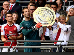 Wenger suma un nuevo título a su palmarés con el Arsenal. (Foto: Getty)