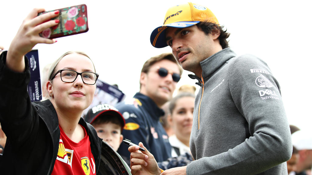Carlos Sainz kam 2019 bei McLaren in eine komplett neue Umgebung Carlos Sainz kam 2019 bei McLaren in eine komplett neue Umgebung