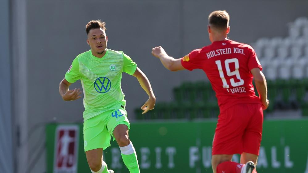 Julian Justvan (l.) erhält einen Zweijahresvertrag Julian Justvan (l.) erhält einen Zweijahresvertrag