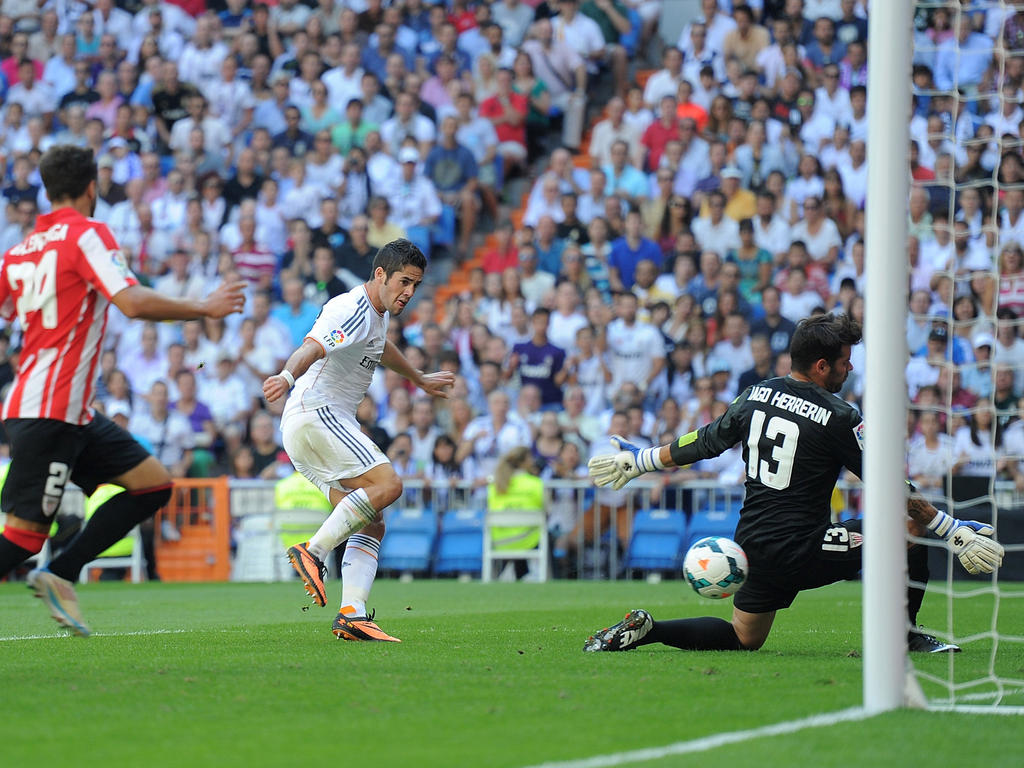 Herrerín en una acción contra el Real Madrid defendiendo la puerta del Athletic. (Foto: Getty)