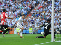 Herrerín en una acción contra el Real Madrid defendiendo la puerta del Athletic. (Foto: Getty)