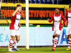 Alexander Bannink viert één van zijn drie doelpunten namens FC Emmen tegen Fortuna Sittard. (1-11-2014). 