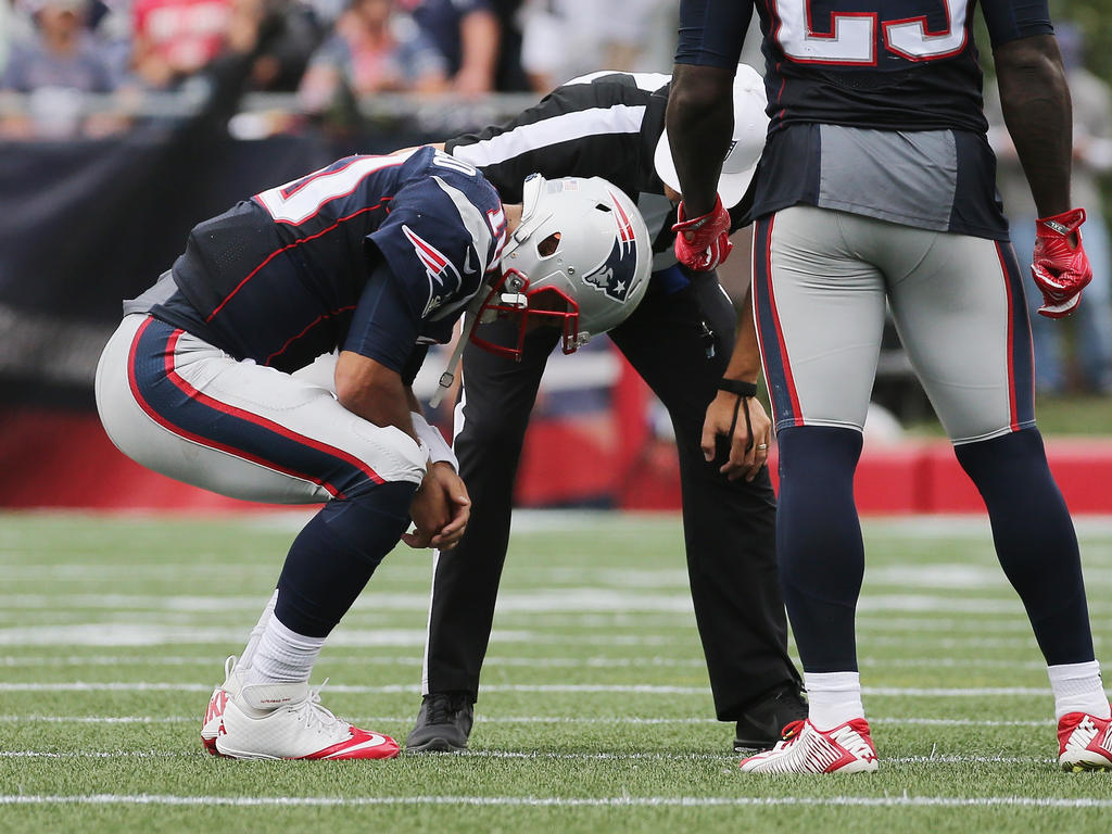 Jimmy Garoppolo sorgte mit seiner Schulterverletzung für ernste Personalprobleme bei den Patriots Jimmy Garoppolo sorgte mit seiner Schulterverletzung für ernste Personalprobleme bei den Patriots
