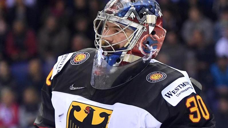 Philipp Grubauer musste gegen Frankreich früh vom Eis Philipp Grubauer musste gegen Frankreich früh vom Eis